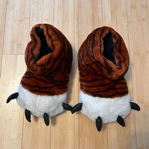 Boys Tiger Slippers